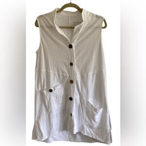 Neon Buddha women’s size S sleeveless cotton button down top